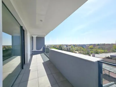 Brand New 3-Bedroom Apartment | Premium Furnished |  2 Parking Spaces - foto 12