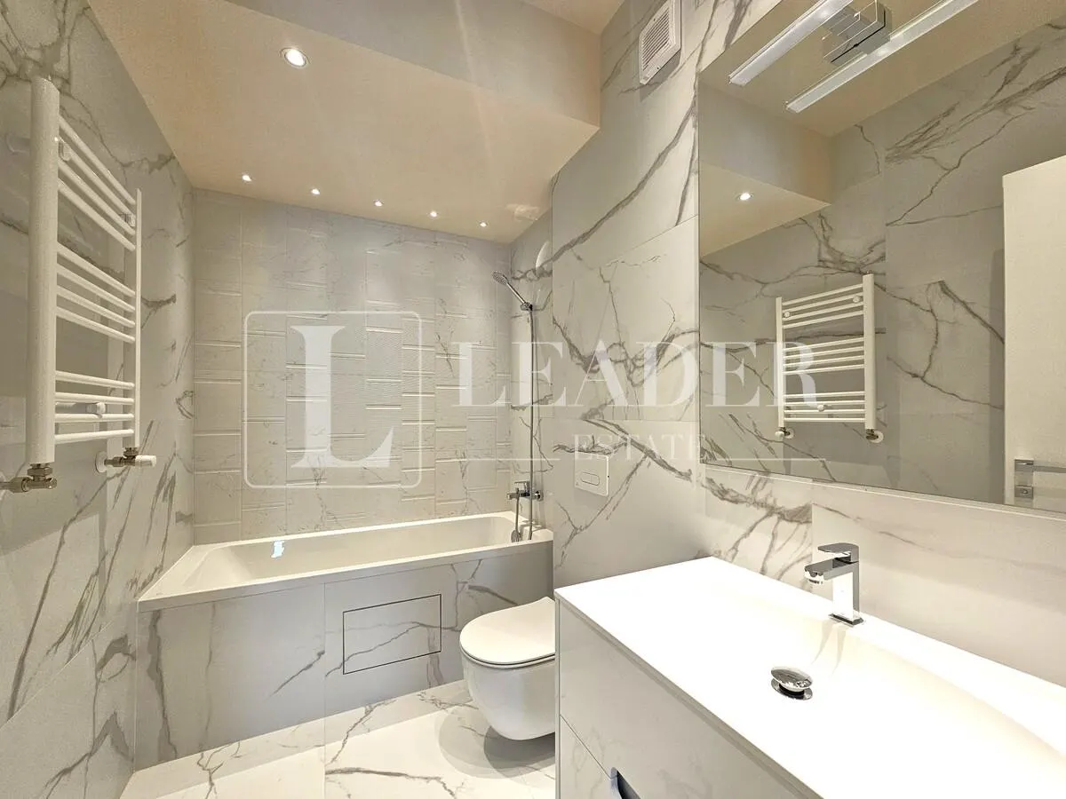 Brand New 3-Bedroom Apartment | Premium Furnished |  2 Parking Spaces - foto 22