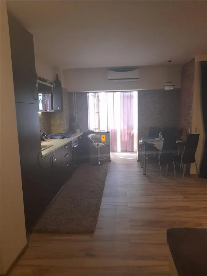 Apartament de vanzare 3 camere zona Ultracental - foto 5