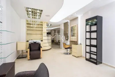 Proprietate premium cu curte – ideala pentru business-uri | LACUL TEI - foto 8