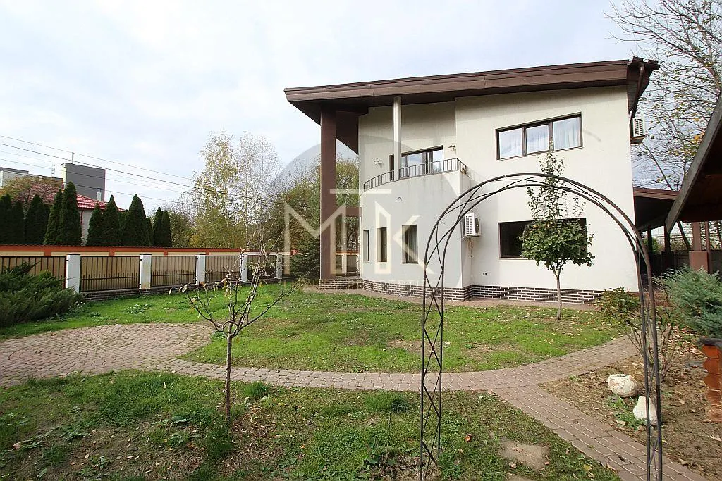 Vila Individuala superba | Curte Libera 400MP - foto 1