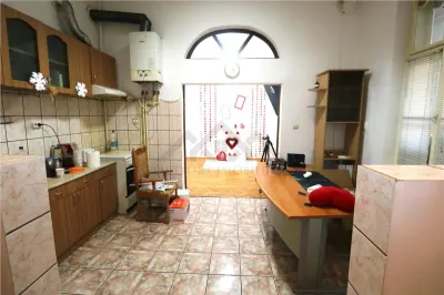 Apartament 3 camere  , centrala proprie , Central - foto 5