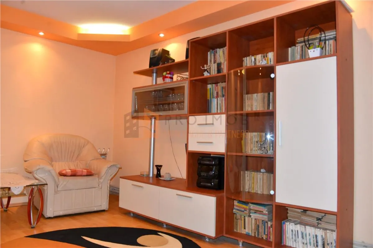 Apartament 3 camere cf 1 decomandat zona 1 Decembrie 1918 - foto 4