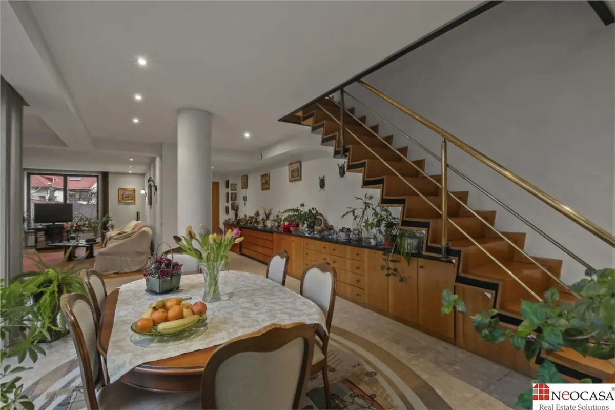 VILA CU SPATII GENEROASE IN DOROBANTI CU LIVING DE 75 MP SI TERASE DE 100 MP - foto 11