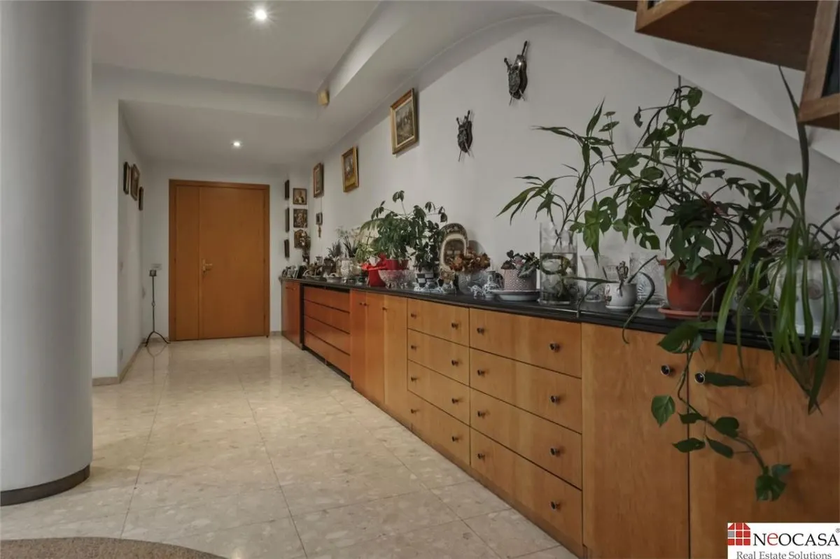 VILA CU SPATII GENEROASE IN DOROBANTI CU LIVING DE 75 MP SI TERASE DE 100 MP - foto 12
