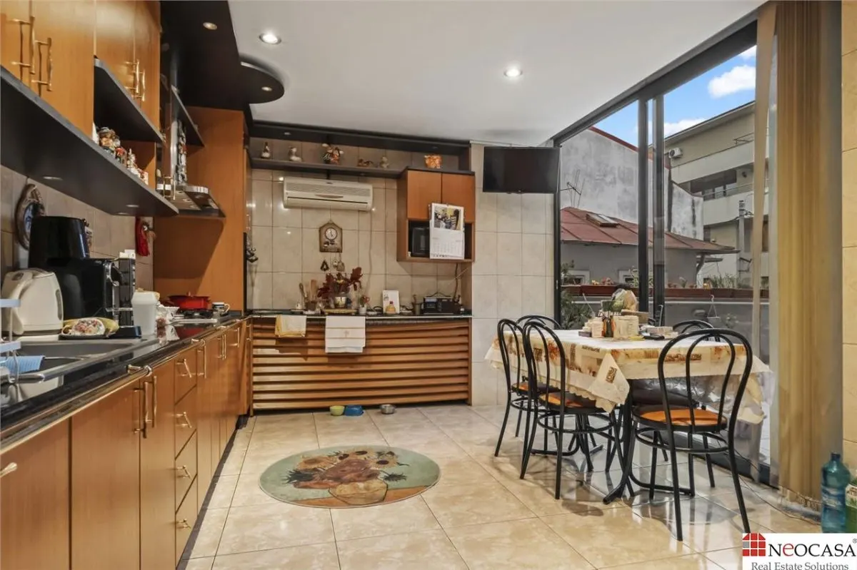 VILA CU SPATII GENEROASE IN DOROBANTI CU LIVING DE 75 MP SI TERASE DE 100 MP - foto 13