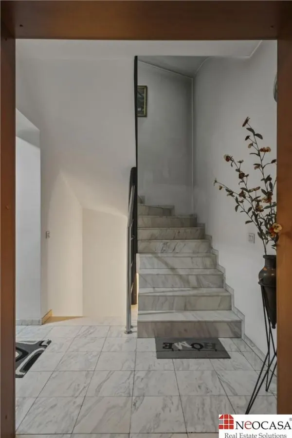 VILA CU SPATII GENEROASE IN DOROBANTI CU LIVING DE 75 MP SI TERASE DE 100 MP - foto 17