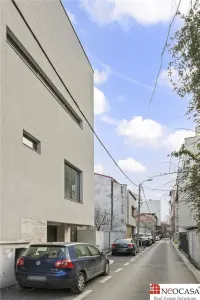 VILA CU SPATII GENEROASE IN DOROBANTI CU LIVING DE 75 MP SI TERASE DE 100 MP - foto 4