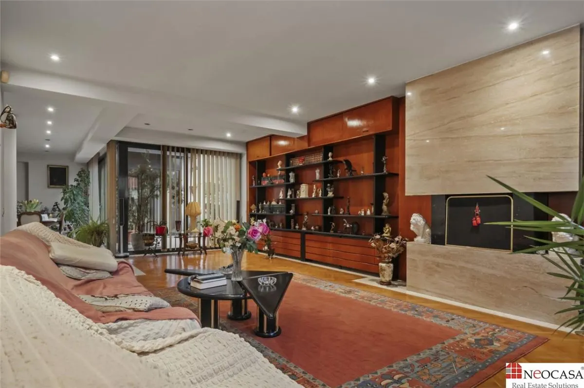 VILA CU SPATII GENEROASE IN DOROBANTI CU LIVING DE 75 MP SI TERASE DE 100 MP - foto 7