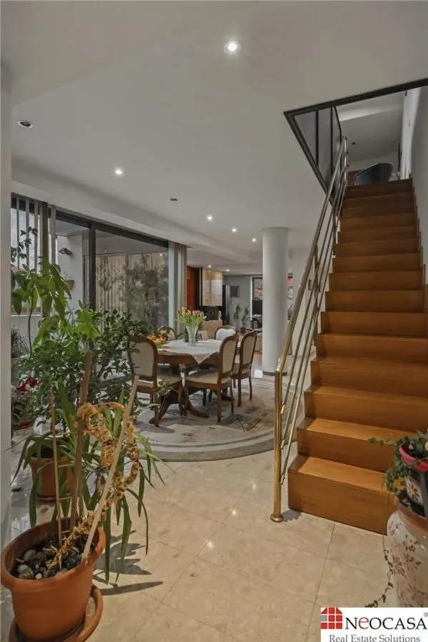 VILA CU SPATII GENEROASE IN DOROBANTI CU LIVING DE 75 MP SI TERASE DE 100 MP - foto 9