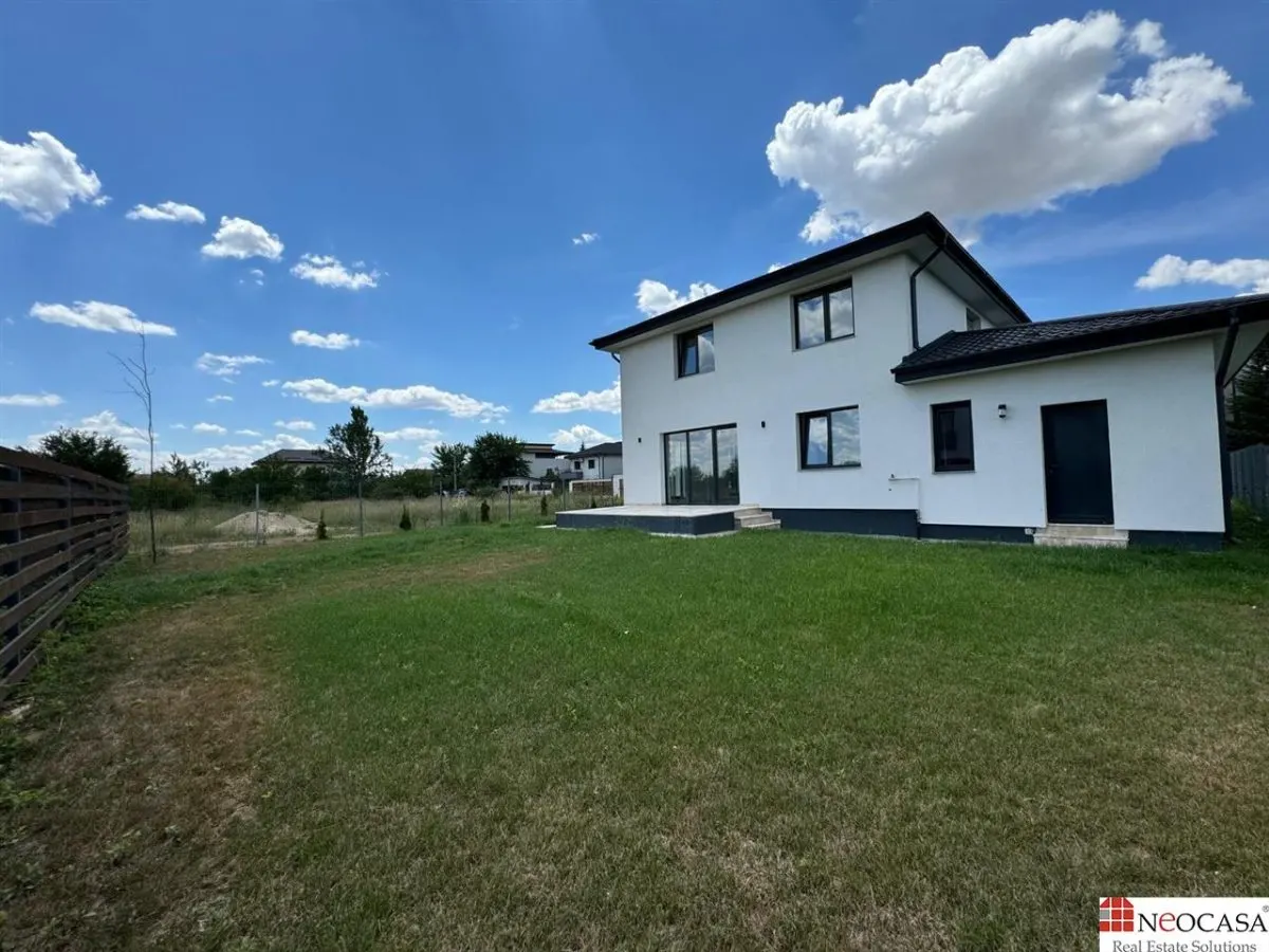 VILA IN CORBEANCA - OSTRATU // CURTE 364 MP // 5 CAMERE - foto 1