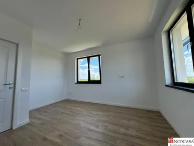 VILA IN CORBEANCA - OSTRATU // CURTE 364 MP // 5 CAMERE - foto 15