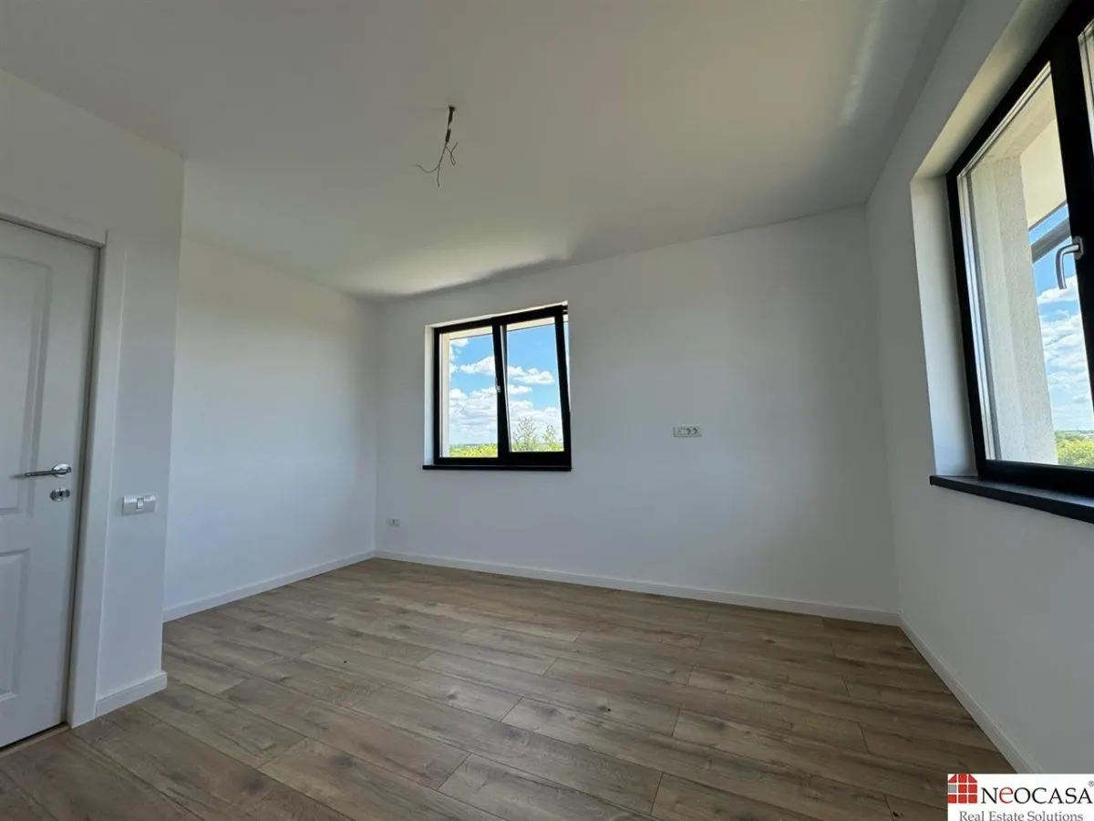 VILA IN CORBEANCA - OSTRATU // CURTE 364 MP // 5 CAMERE - foto 15