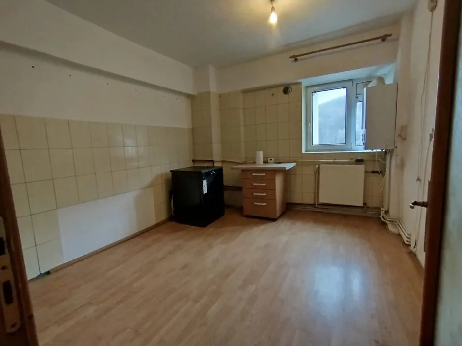 Apartament 4 camere etaj intermediar Racadau - foto 4