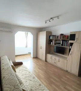 Apartament 2 camere Brasov, renovat, beci, aer conditionat - Brasov