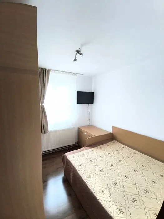 Apartament 2 camere Brasov, renovat, beci, aer conditionat - foto 4