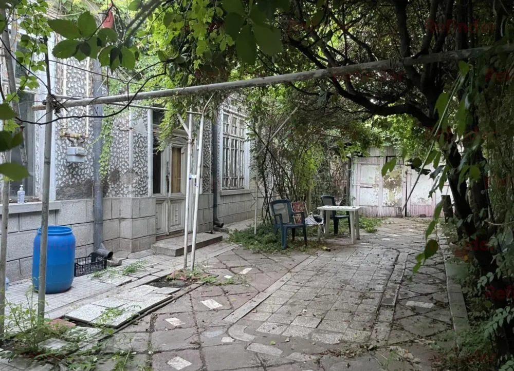 Vanzare teren 342 mp + casa demolabila/renovabila | Unirii - Matei Basarab - Alba Iulia | - foto 1