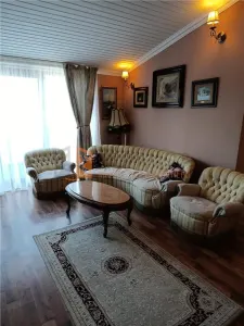 Apartament 3 camere cf 1 decomandat zona Micro 5 - Buzau