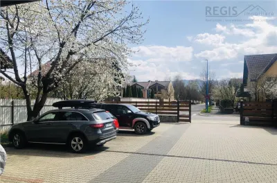 Apartament 3 camere cu doua parcari, strada de vile,  langa Coresi Tractorul - foto 2