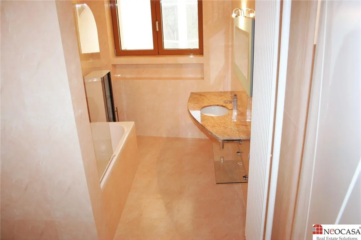 UN APARTAMENT UNIC! - foto 16