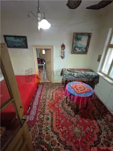 Casa de vanzare si teren 708 mp in zona Victoriei - foto 4