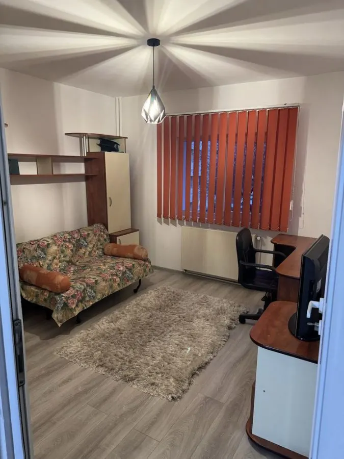 Apartament 3 camere renovat intrare Racadau - foto 4