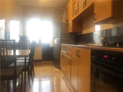 3 Camere decomandat in bloc tip vila Central, cu 2 Parcari - foto 17