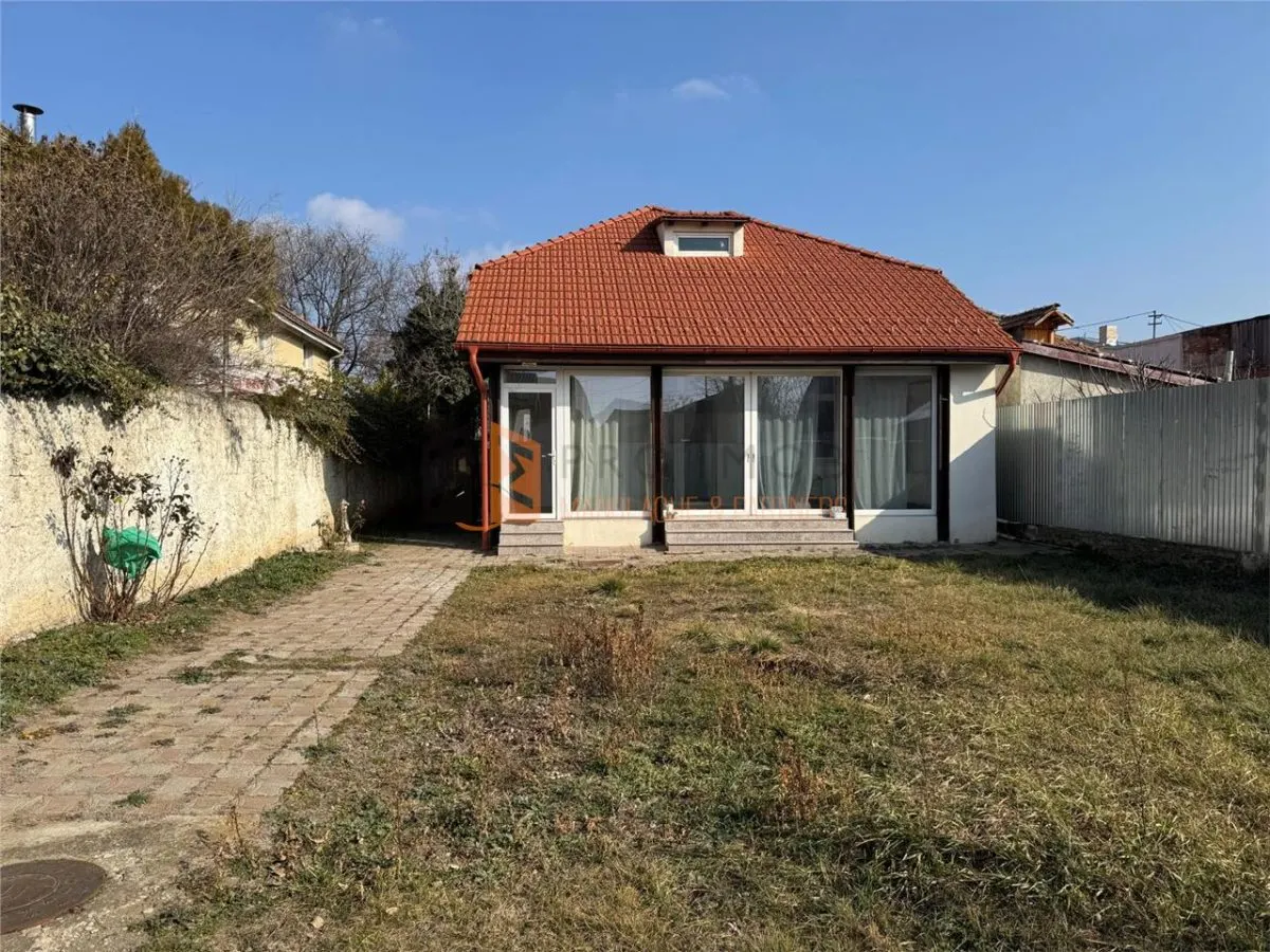 Casa sau Spatiu comercial  in zona magazinelor satesti - foto 1