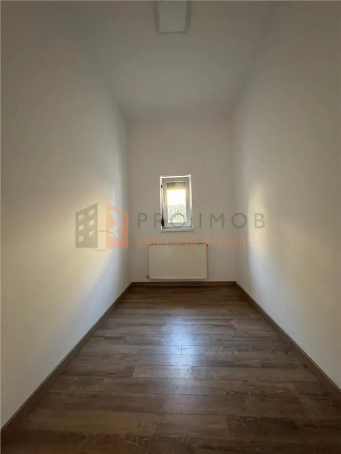 Casa sau Spatiu comercial  in zona magazinelor satesti - foto 6
