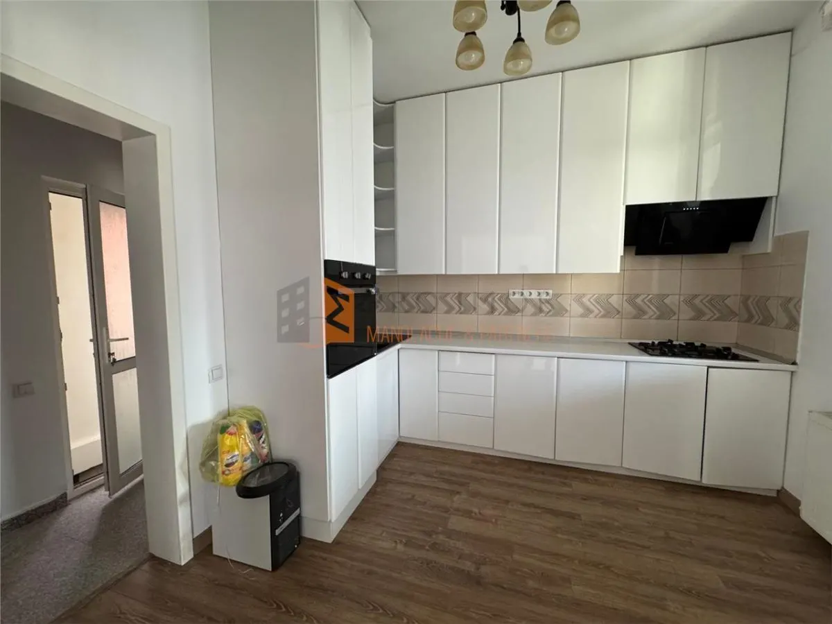 Casa sau Spatiu comercial  in zona magazinelor satesti - foto 7
