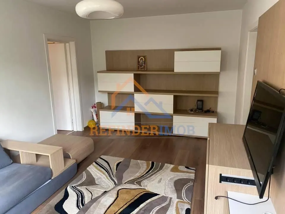 Apartament de vanzare cu 3 camere, zona Titan - Piata Minis - foto 1