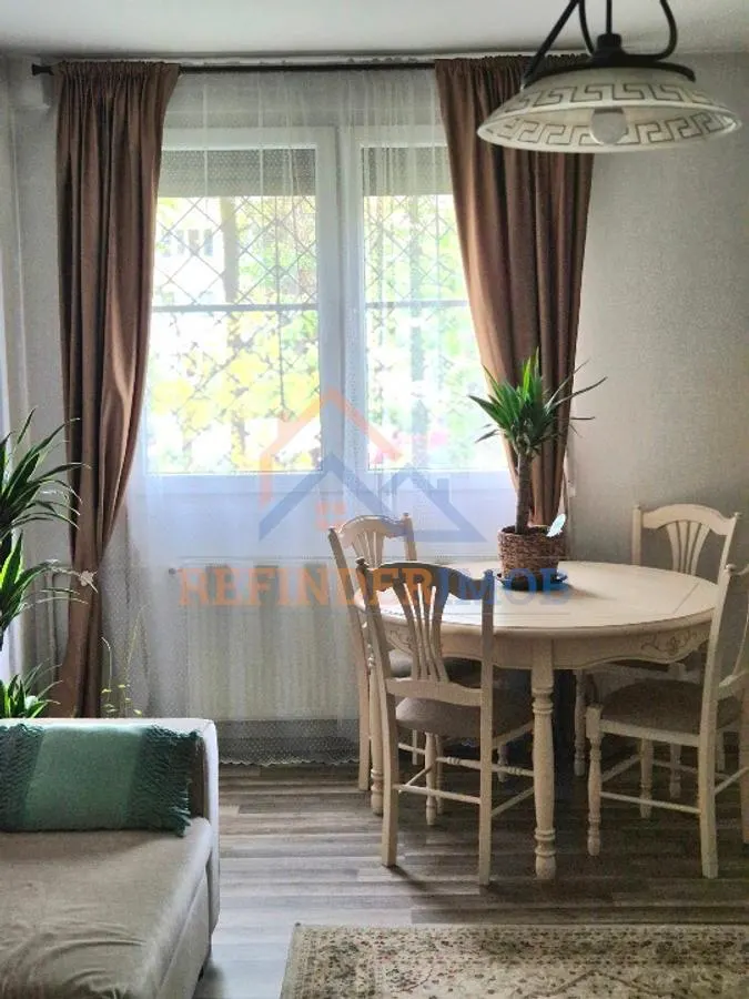 Apartament de vanzare cu 3 camere, zona Titan - Metrou Nicolae Grigorescu - foto 1