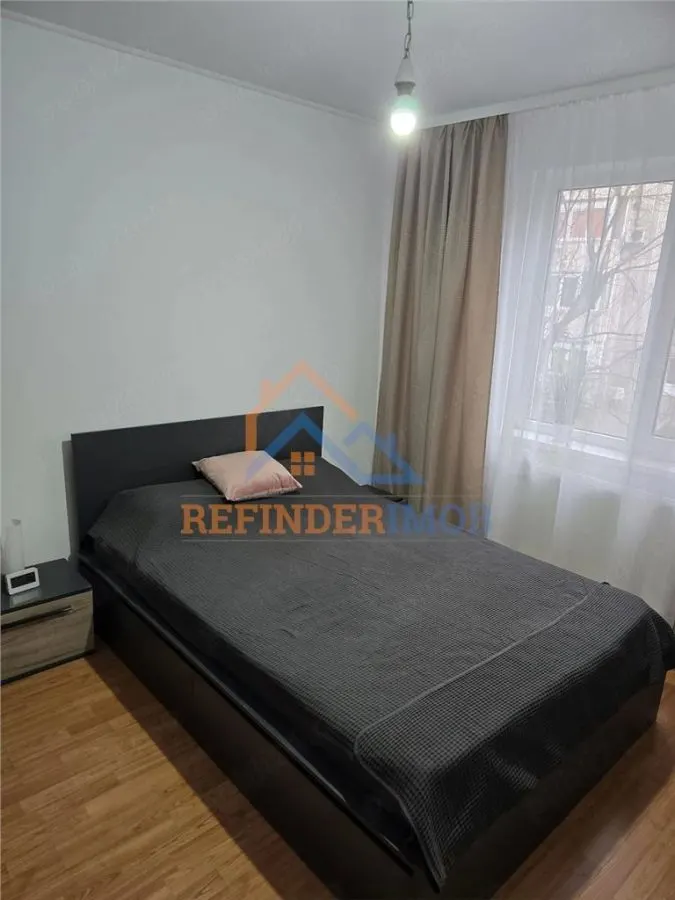 Aparatorii Patriei Metrou 3 camere decomandat etaj 2 - foto 2