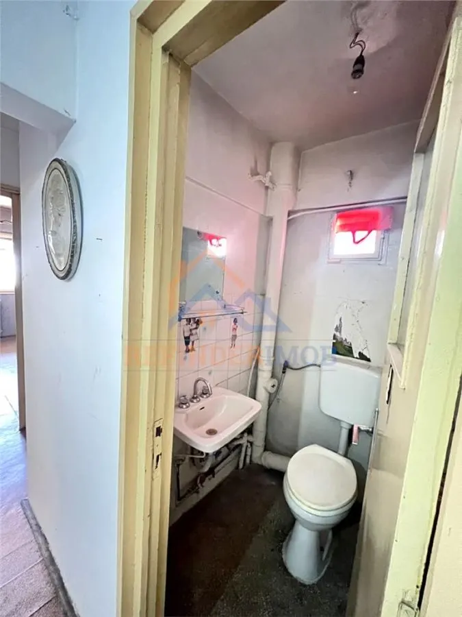 Apartament 3 camere, bloc 1980 - Drumul Taberei - Metrou Valea Ialomitei - foto 12