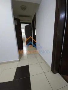 Apartament de vanzare de 3 camere, zona Ozana - Auchan Titan - foto 5