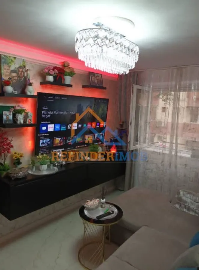 Apartament cu 3 camere transformat in 2 camere, zona Nerva Traian - foto 1