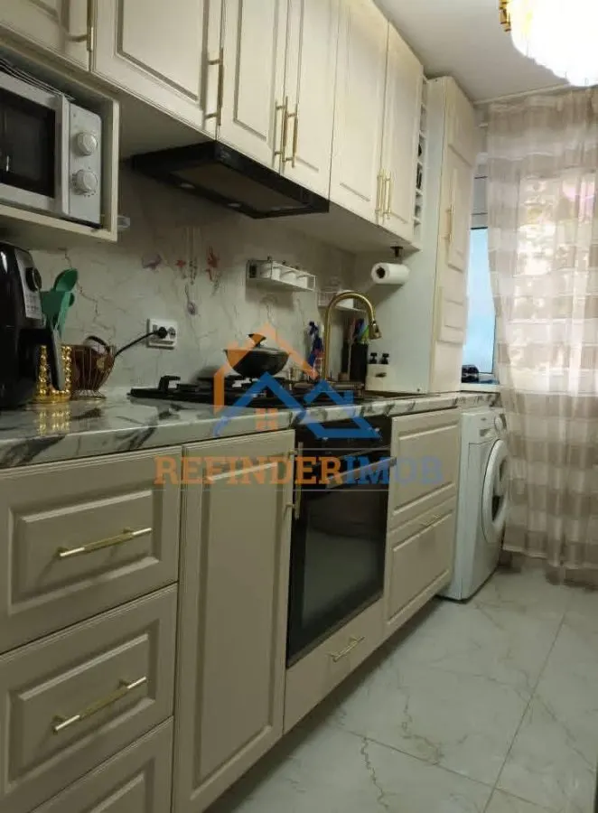 Apartament cu 3 camere transformat in 2 camere, zona Nerva Traian - foto 8