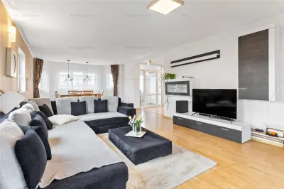 COMISION 0% | Casa individuala 4 camere cu garaj si curte | Sanpetru - Sanpetru
