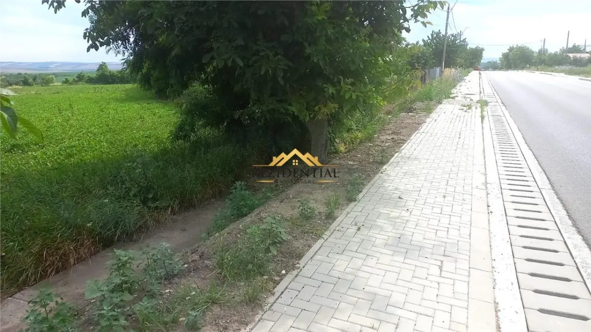 TEREN INTRAVILAN 4400 - foto 1