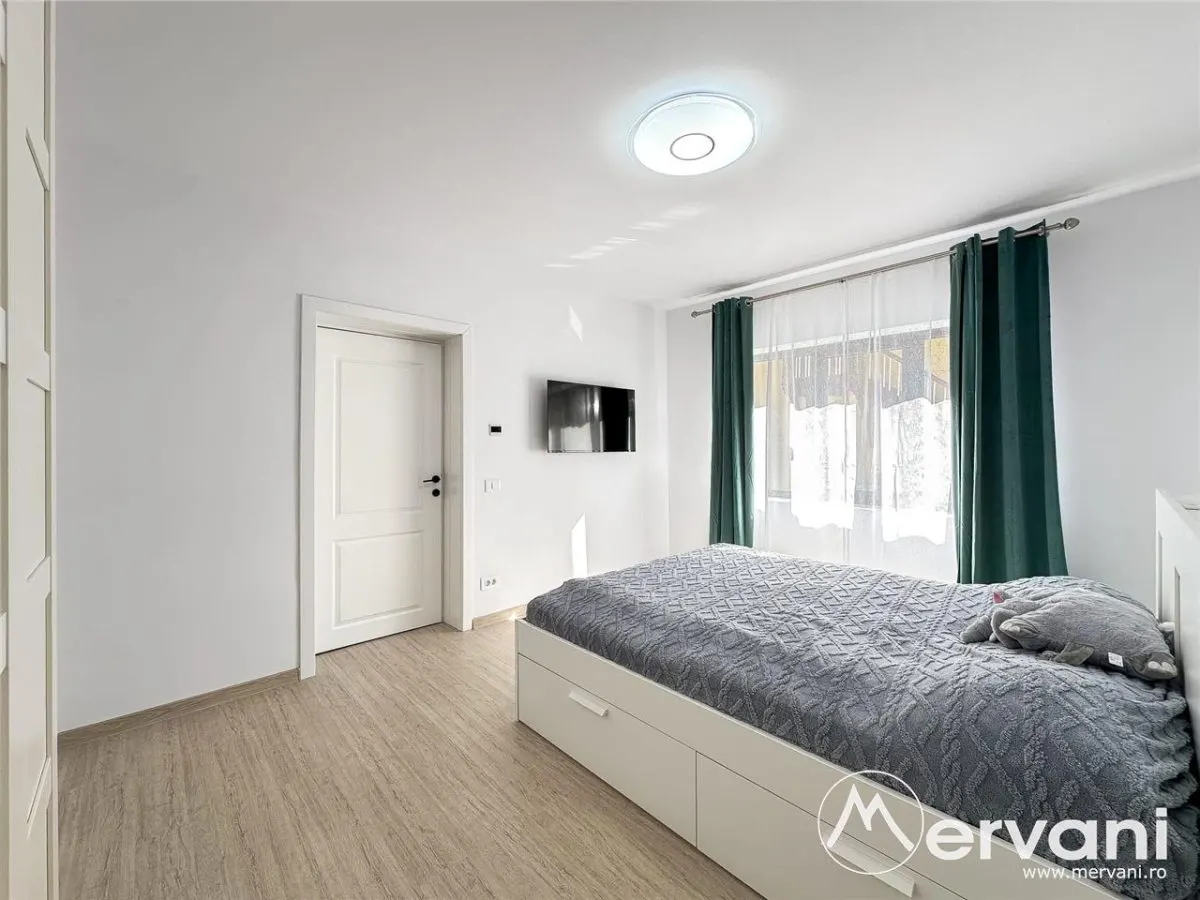 Vila de vanzare cu 6 camere in Sinaia - foto 4