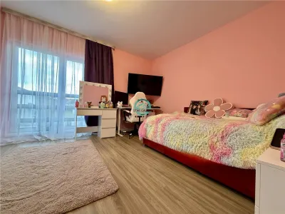 Casa cu 4 camere de vanzare, moderna, teren 360 mp in Livezeni - foto 6