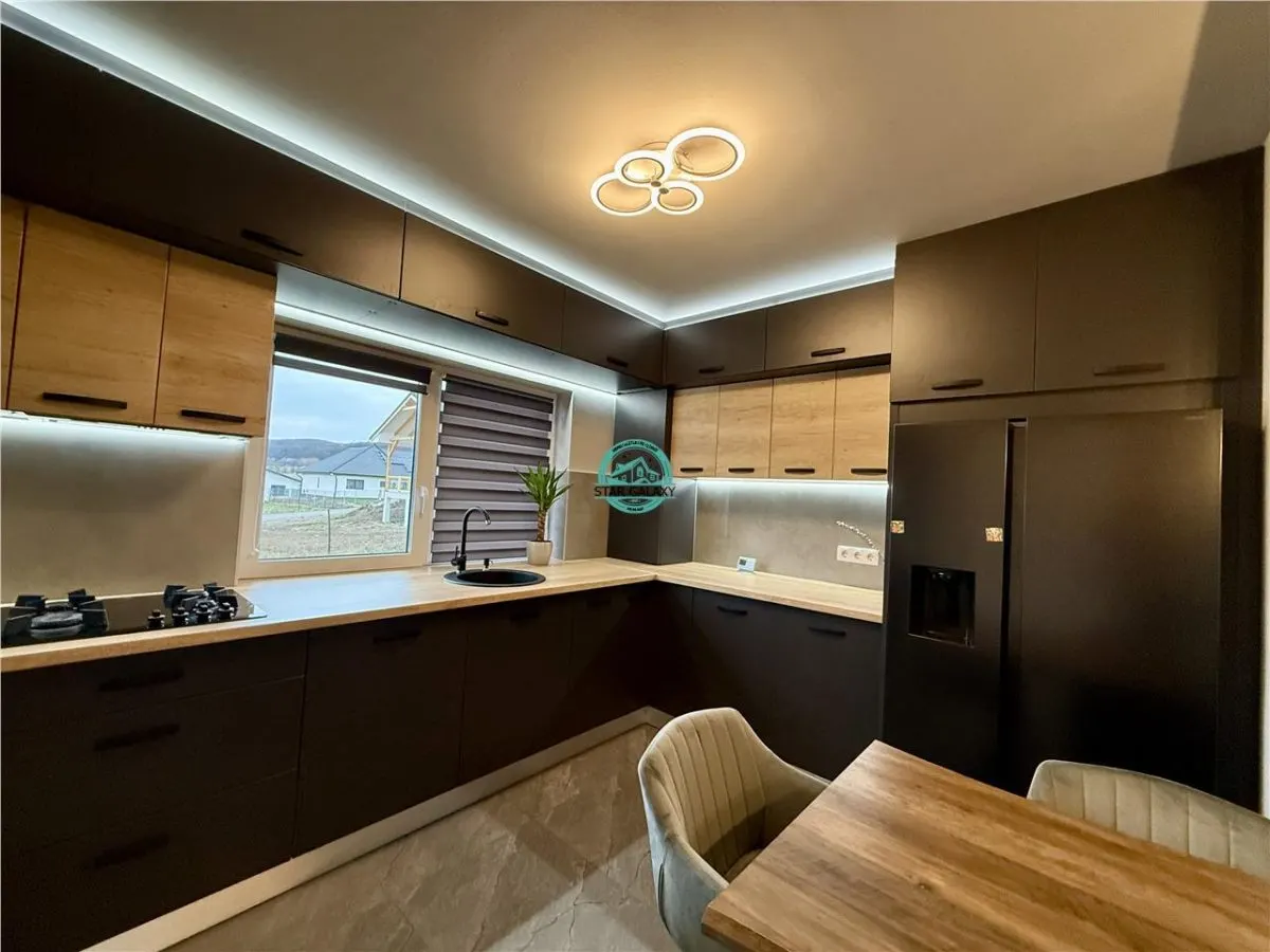Casa cu 4 camere de vanzare, moderna, teren 360 mp in Livezeni - foto 10