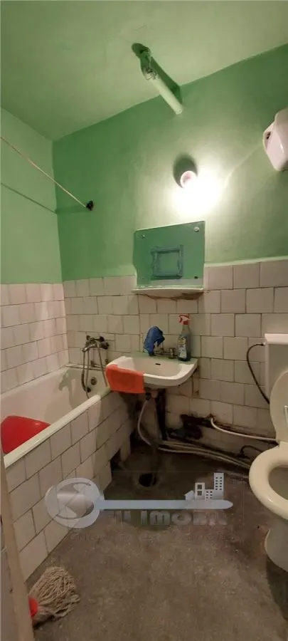 BAZA 3 APARTAMENT 4 CAMERE ETAJ INTERMEDIAR - foto 5
