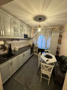 Ap.3 camere - 72mp - mobilat, et. intermediar, Zona Mircea la Bulevard - Iasi
