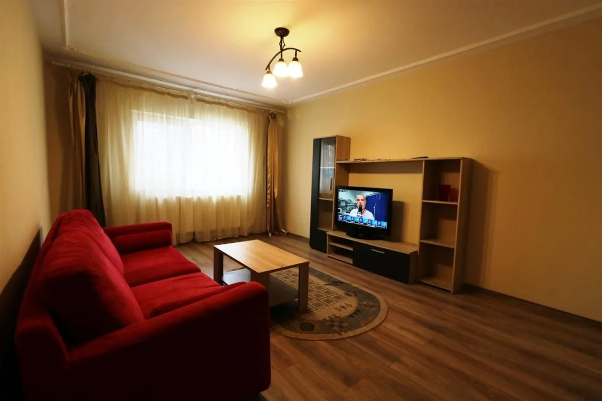 Apartament 2 camere Nicolina prima statie din Podu Ros - foto 2