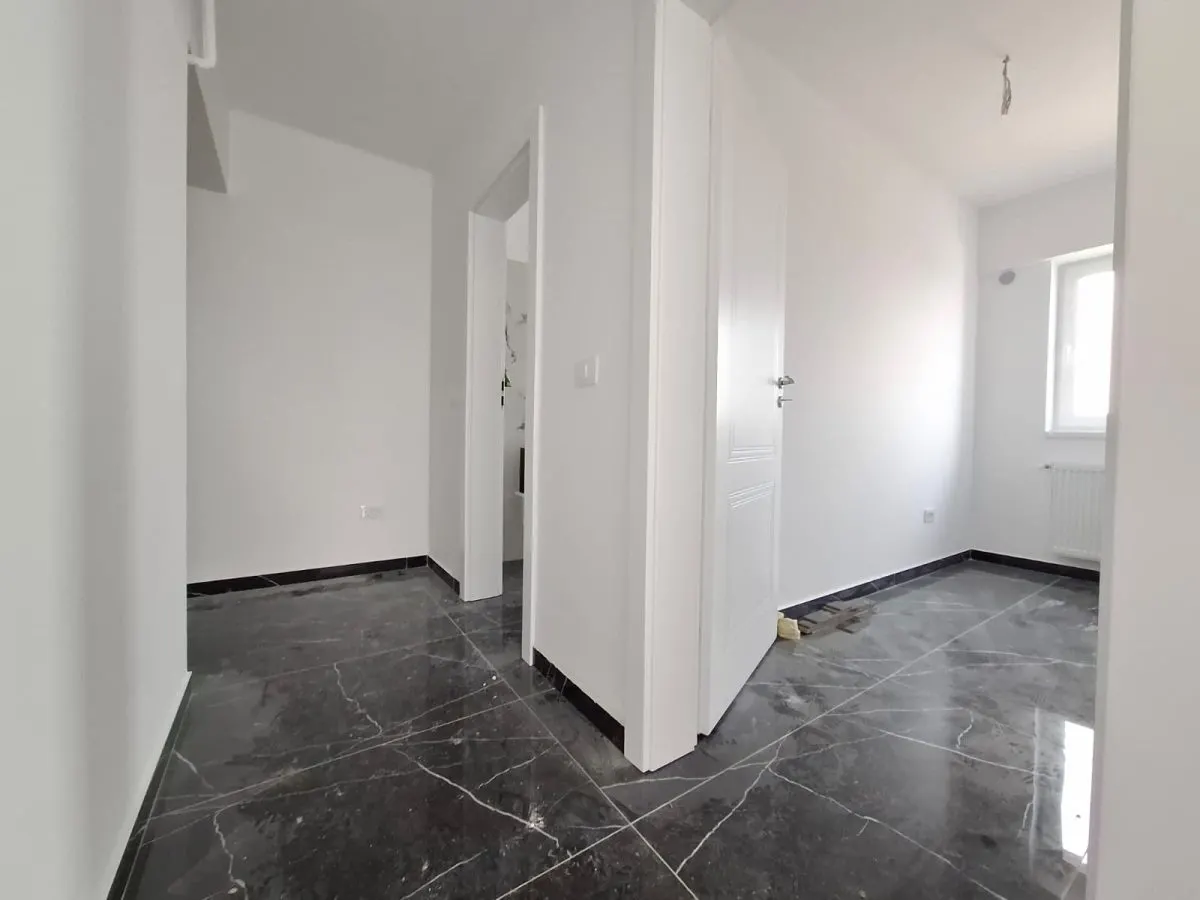 Apartament 1 camera de vanzare in Iasi, Galata, 46.72 mp, baie cu geam - foto 1