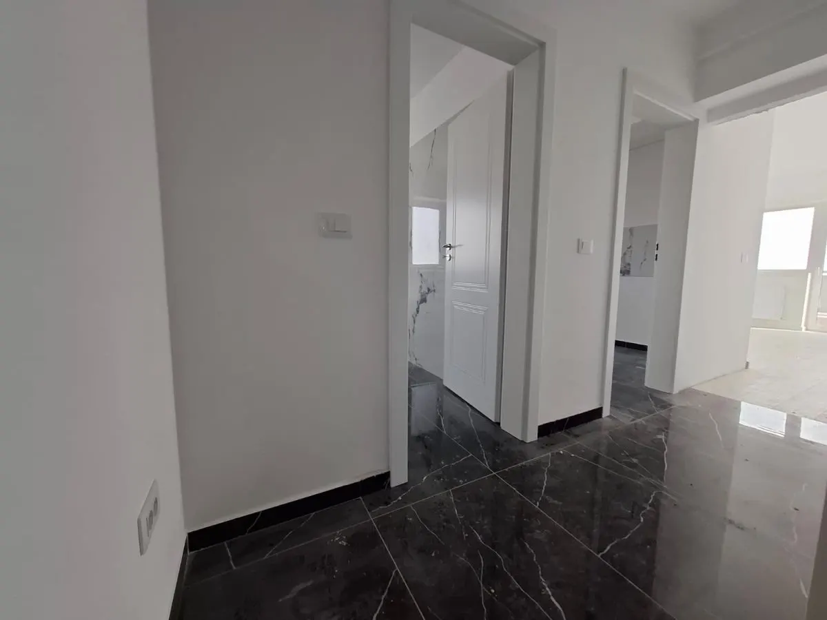 Apartament 1 camera de vanzare in Iasi, Galata, 46.72 mp, baie cu geam - foto 3