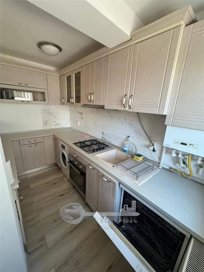 Ap 3 camere decomandat | Etaj 1I 76 mp| Lângă Palas |Parcare inclusa| Ideal investiţie - foto 12
