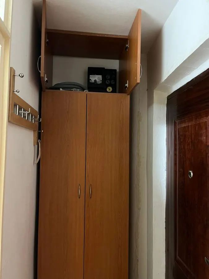 APARTAMENT 1 CAM DECOMANDAT PODU DE FIER ET 2 DIN 4 LIBER - foto 5