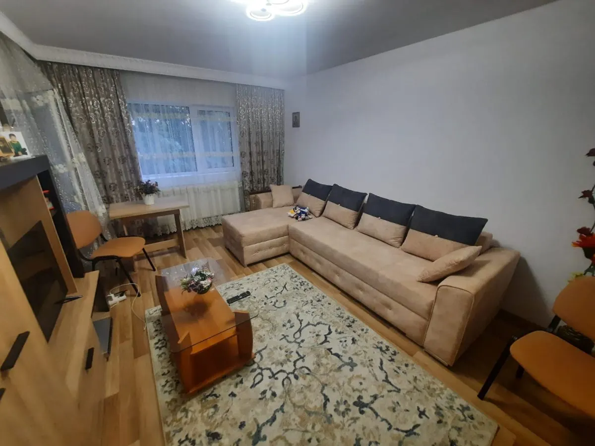 Apartament 3 camere decomanadat, etaj 2/4, zona Cug, 128.000 Euro - foto 1